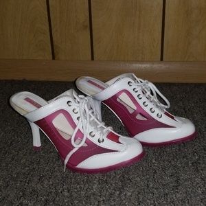 Sneaker high heel shoe